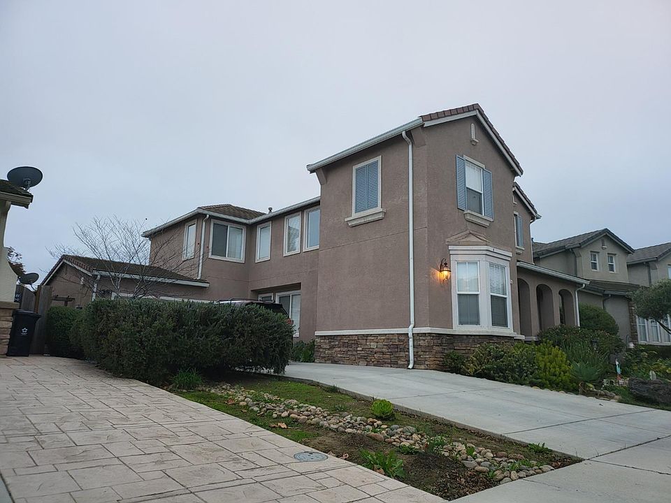 2nd image of 1154 Trivoli Way