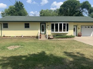 1210 6th Ave NW, Jamestown, ND 58401