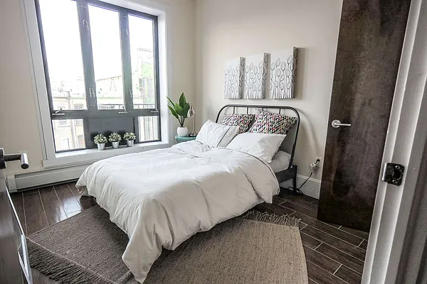 Rented by EXR | media 2