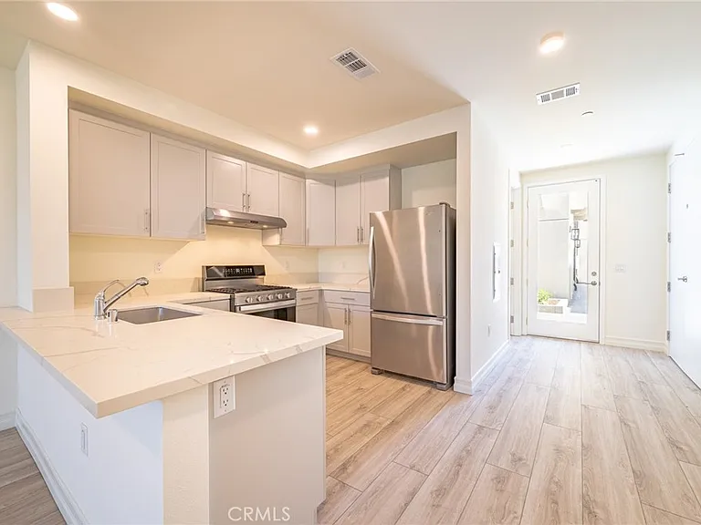 130 N New Ave #6 — Photo 15