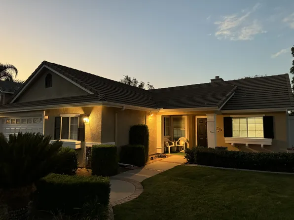 1095 Vintage Cir, Corona, CA 92881