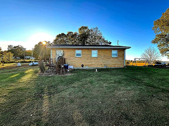 3rd image of 2828 Peeler Rd