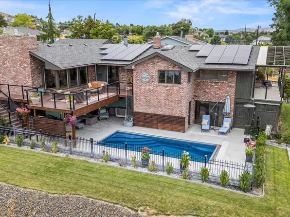 501 Viewcrest Pl, Selah, WA 98942