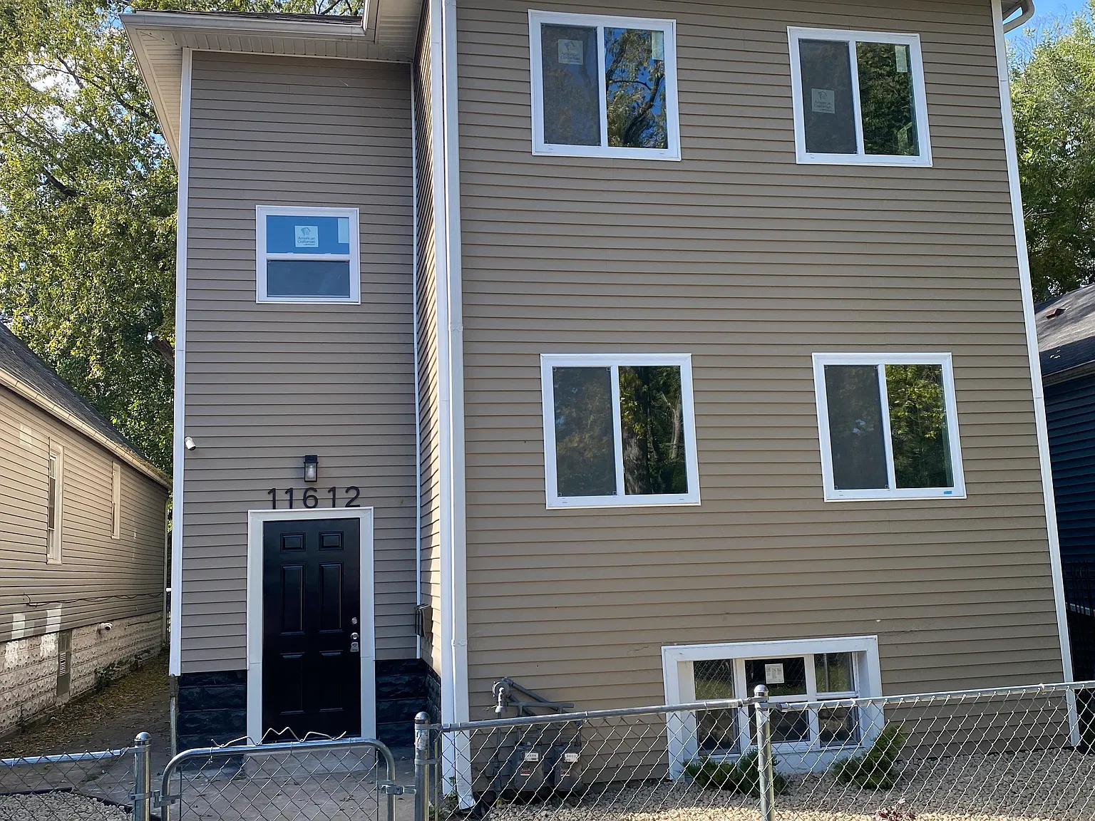 3 bed, 1200 sqft, $1,950 — Photo 2