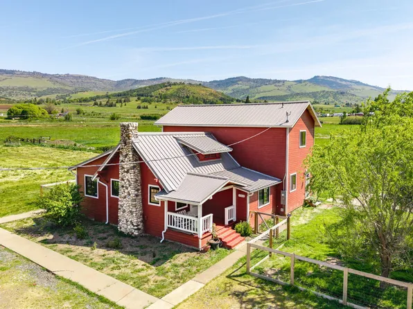 300 Staples Ln, Ashland, OR 97520