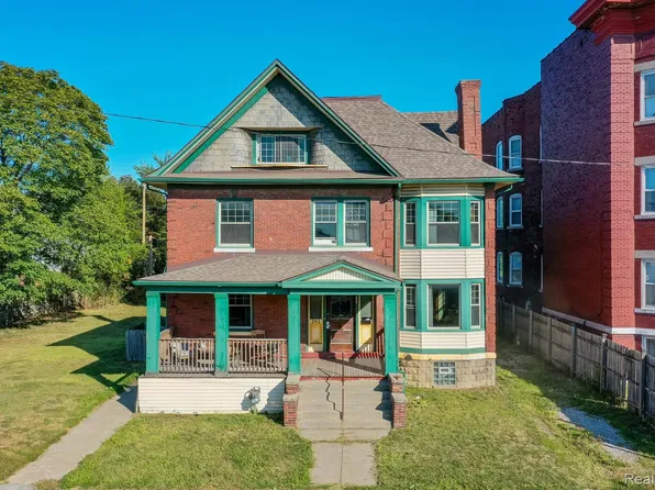 243 E Edsel Ford Fwy, Detroit, MI 48202