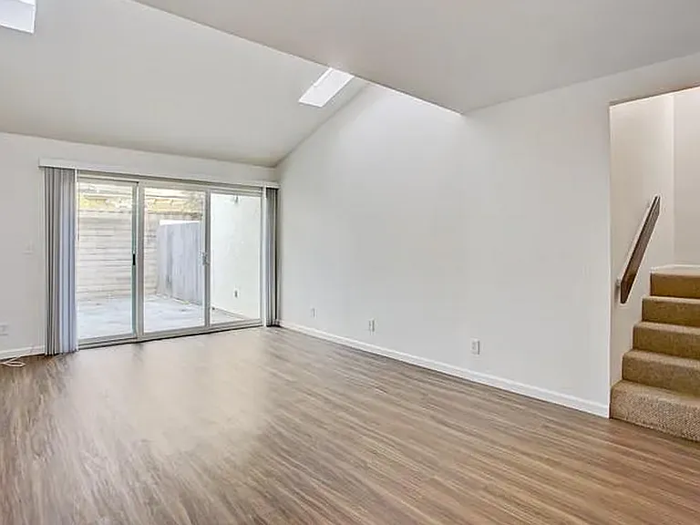 415 W Gutierrez St #8 — Photo 6