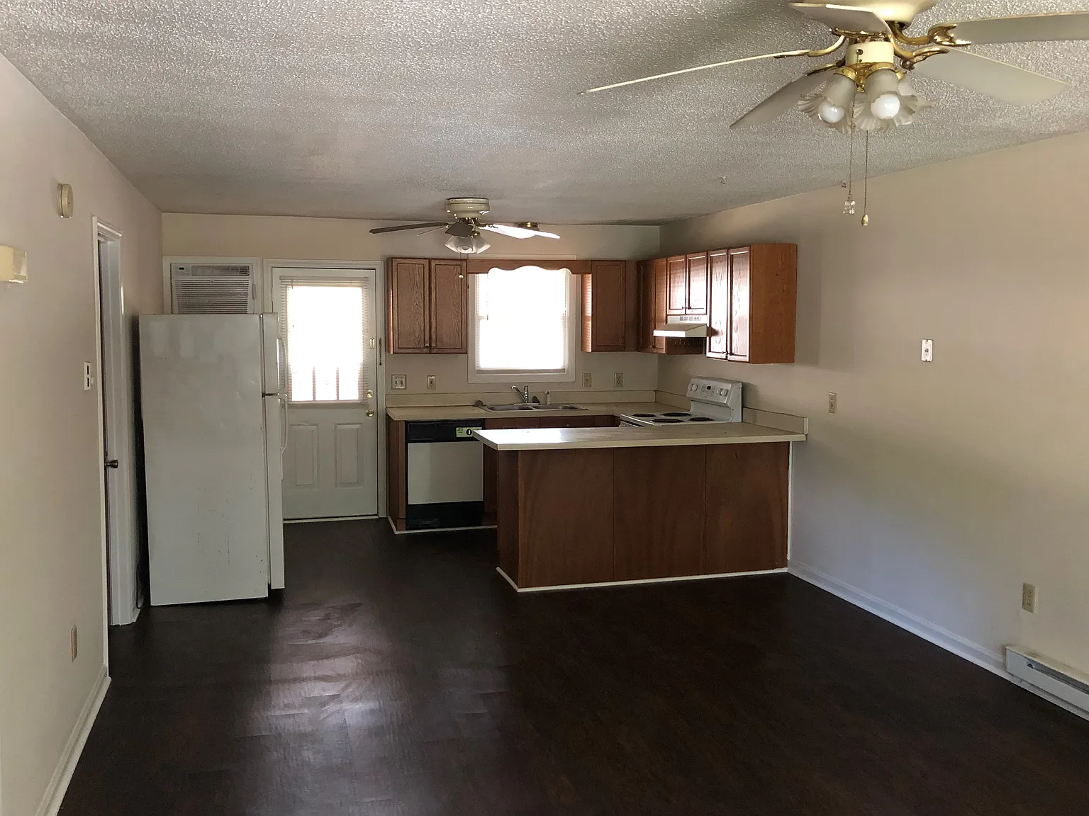 2 bed, $850 — Photo 2