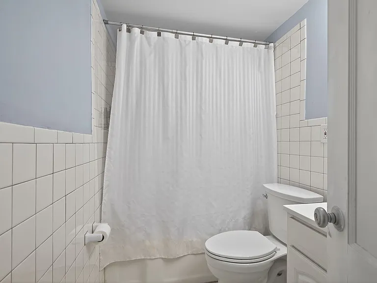 121 W Government Ave #B — Photo 17