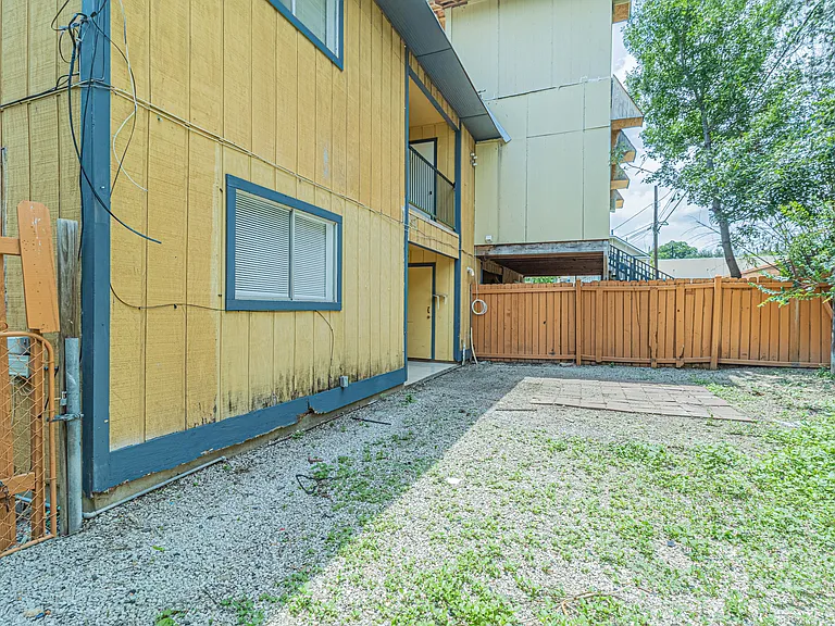 221 E Craig Pl #1 — Photo 18