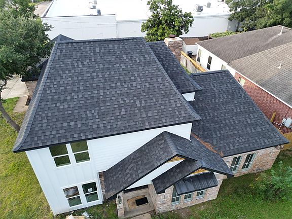 3rd image of 14826 El Grande Dr