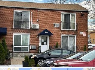 216 Naughton Ave #D, Staten Island, NY 10305