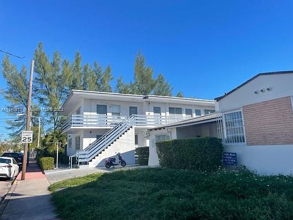 2nd image of 7725 Carlyle Ave APT 6