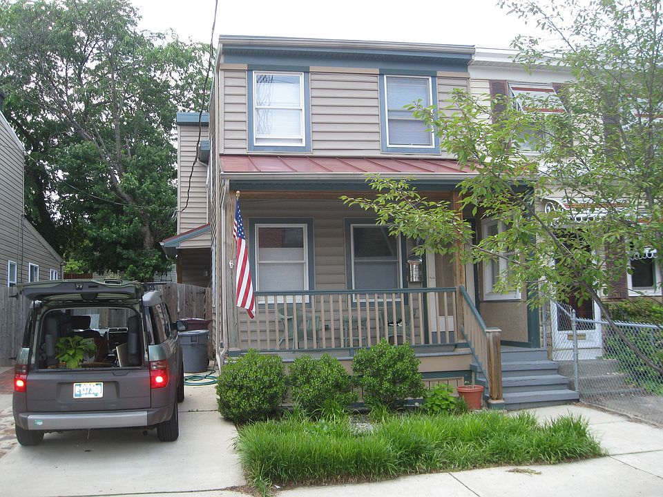 Front facade from Sidewalk