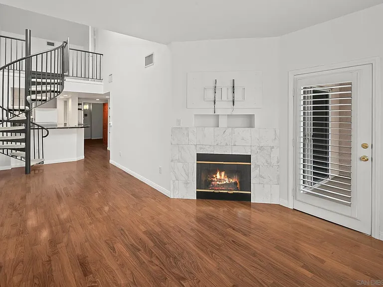 2400 5th Ave #438 — Photo 5
