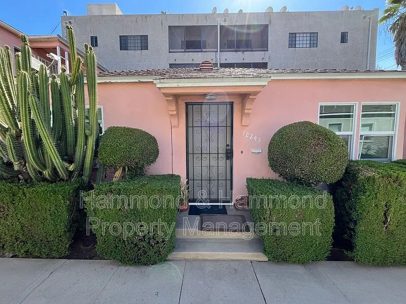 12243 Magnolia Blvd