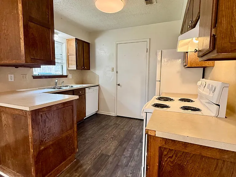 1734 Preston Dr #1732 — Photo 5