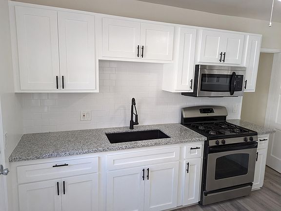 Light bright newly renovated kitchen