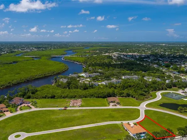 105 SE Via Lago Cervaro, Port Saint Lucie, FL 34952