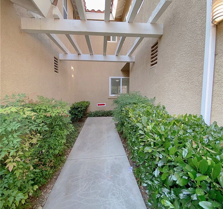 1st image of 1911 E Calico Dr