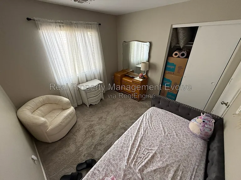7105 S 251st Dr — Photo 13