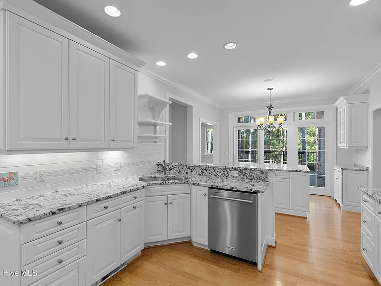 3792 Bancroft Pl — Photo 8