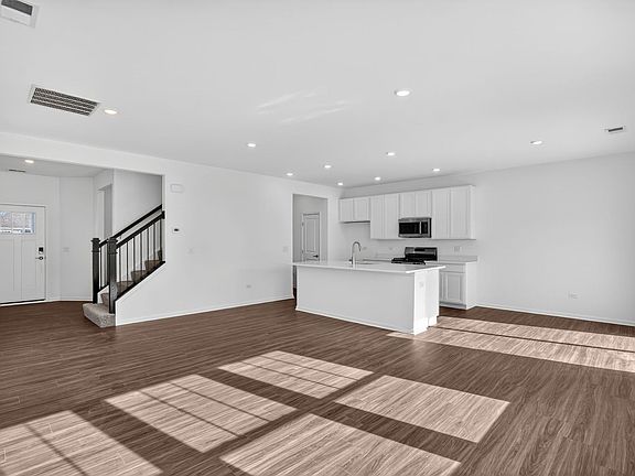 3rd image of 4225 Meadowridge Rd