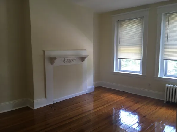14 Parkway Rd #4, Brookline, MA 02445