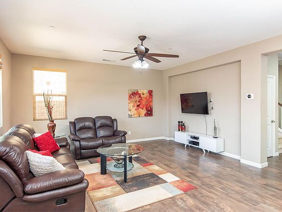 5th image of 807 Valencia Ct