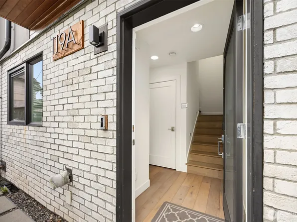 119 A 18th Avenue E, Seattle, WA 98122