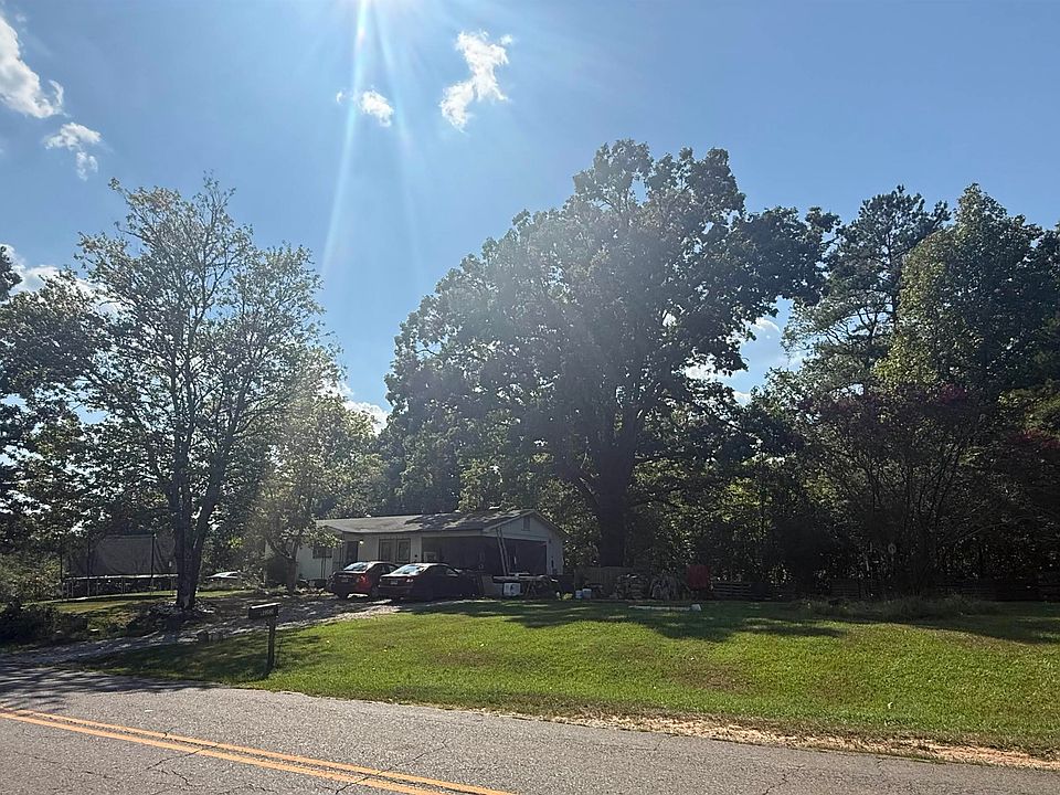 1st image of 823 Hamilton Dairy Rd