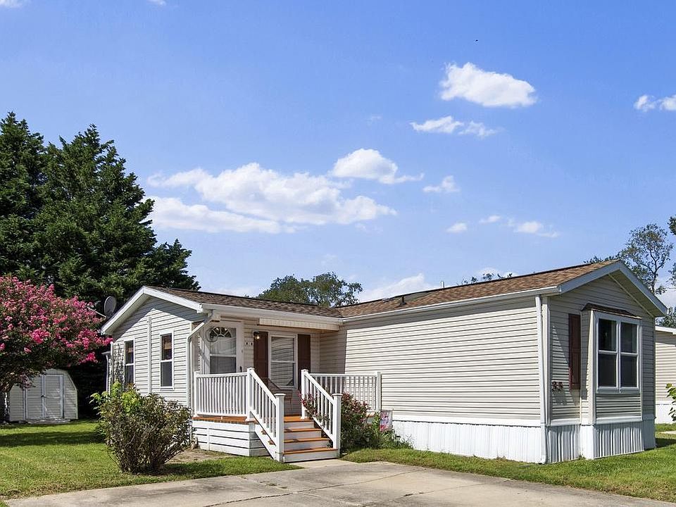 1st image of 35 Nottingham Dr