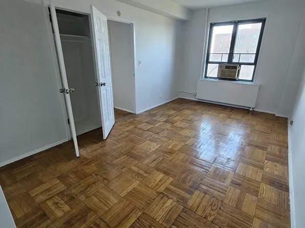 1507 Metropolitan Ave, Bronx, NY 10462