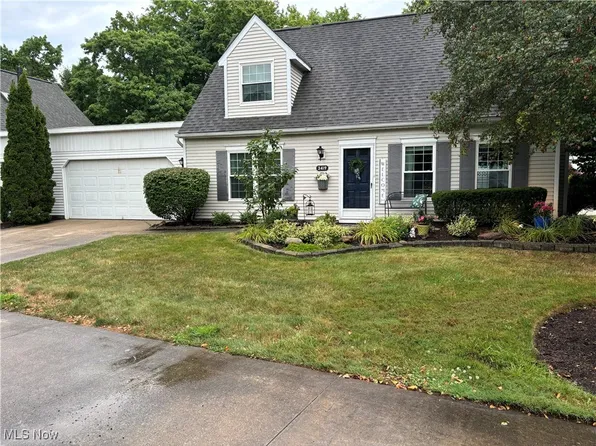 3419 Brookpoint Ln, Cuyahoga Falls, OH 44223