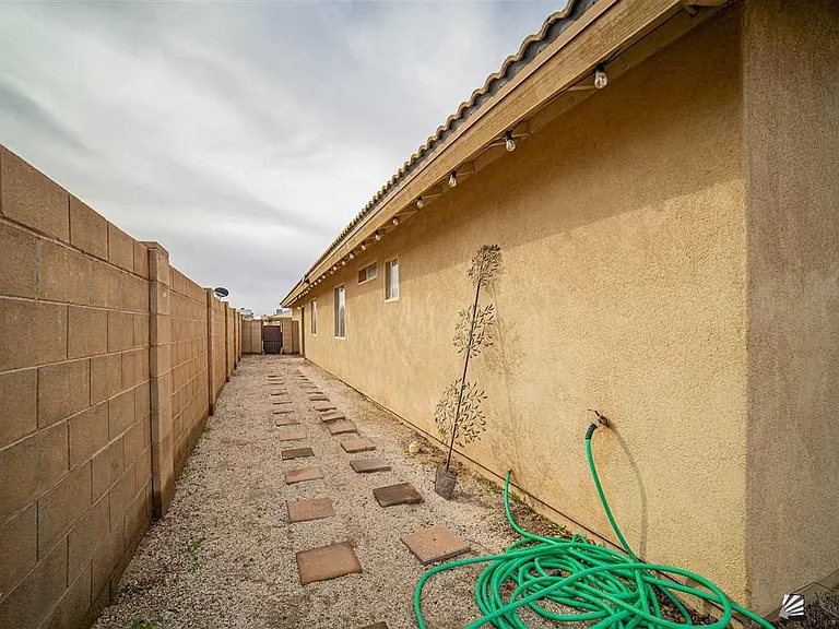 6580 E 33rd Ln — Photo 29