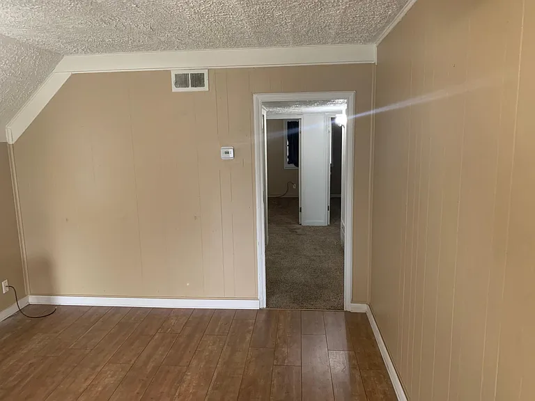 2102 Dartmouth Ave — Photo 3