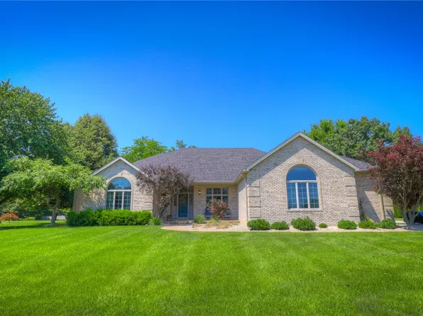 900 W Weaver Rd, Forsyth, IL 62535
