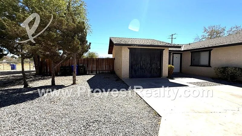 3 bed, 2.0 bath, 1000 sqft, $1,600 — Photo 3