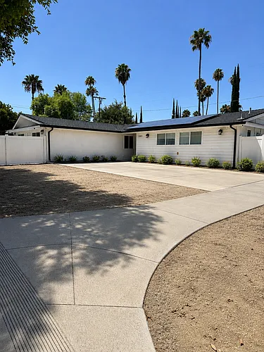 20851 Burbank Blvd Photo 1