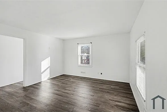 2 bed, 812 sqft, $1,200 — Photo 2