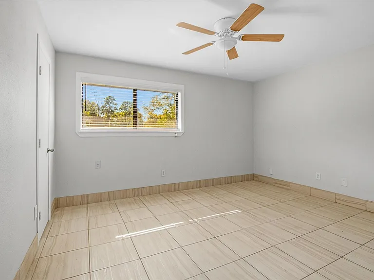 501 Ladd St — Photo 24