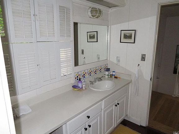 2nd image of 546 Sausalito Blvd