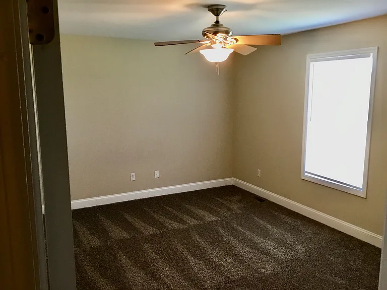 546 Hampton Way #1 — Photo 4