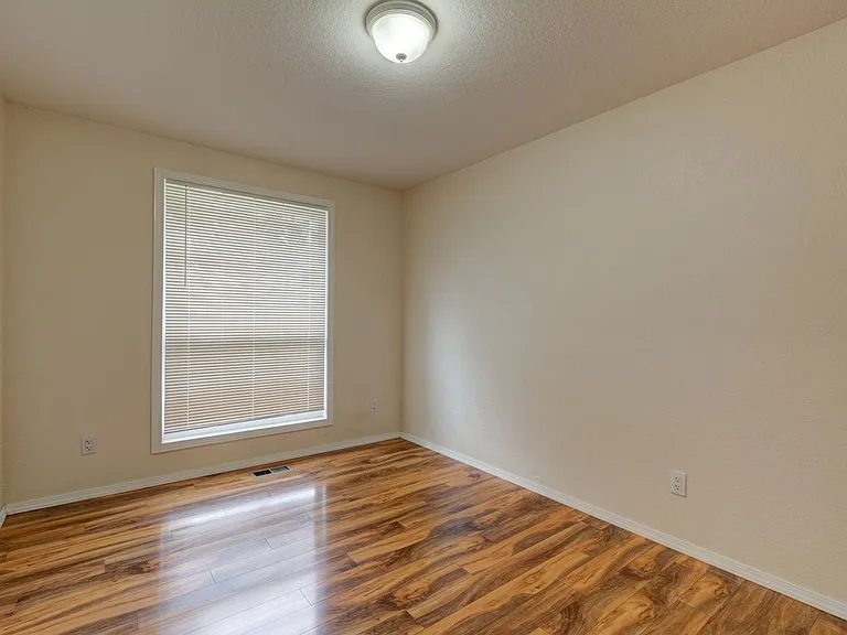 1230 SW Ingleside Ct — Photo 17