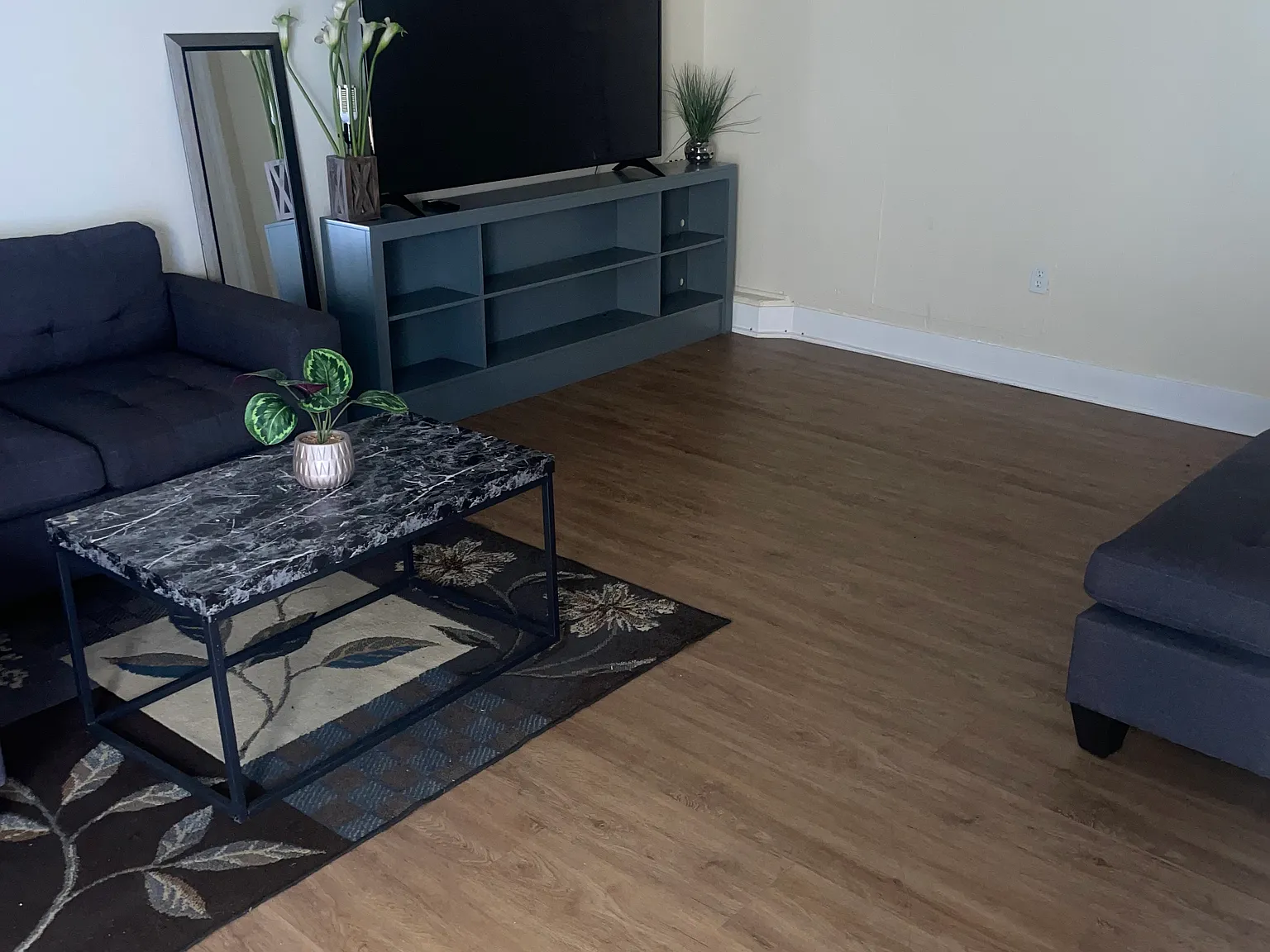 Studio, 500 sqft, $1,890 — Photo 2