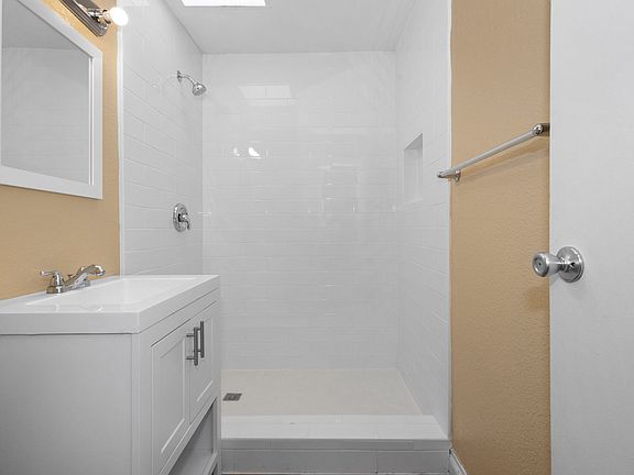 2nd image of 207 E Flora St #209