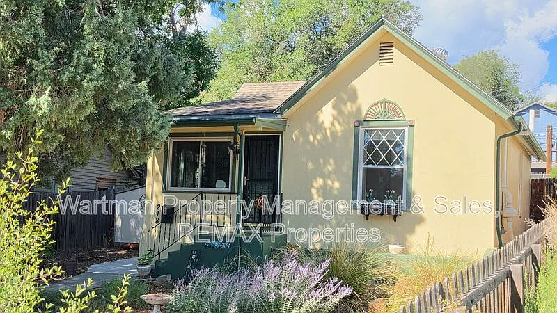 2 bed, 1.0 bath, 934 sqft, $2,200 — Photo 2