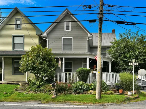 75 E Main St, Reinholds, PA 17569