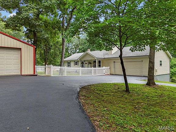 2nd image of 324 Bridlewood Rd