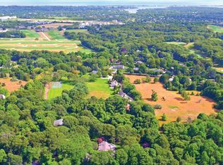 49 White Oak Ln, Southampton, NY 11968